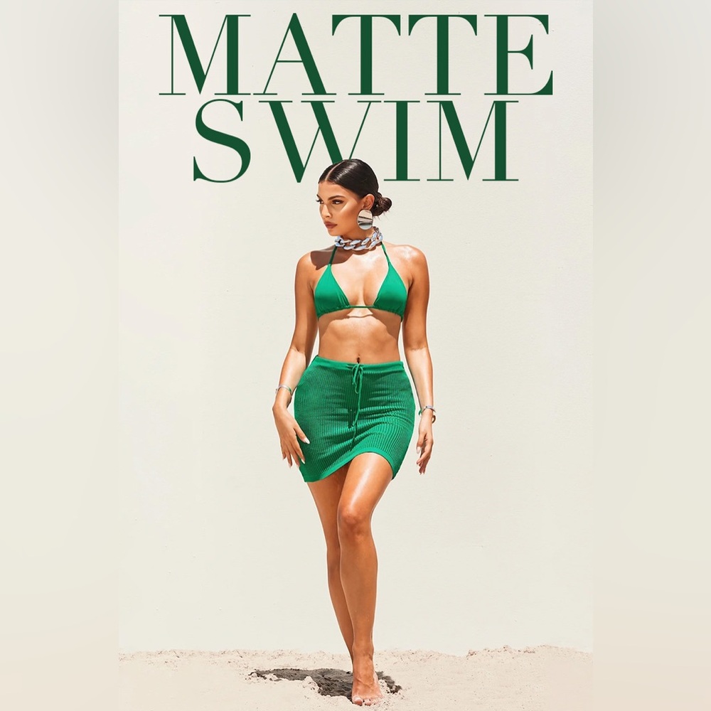 Matte Swim Eryx Cover Up Skirt Emerald
Small
New